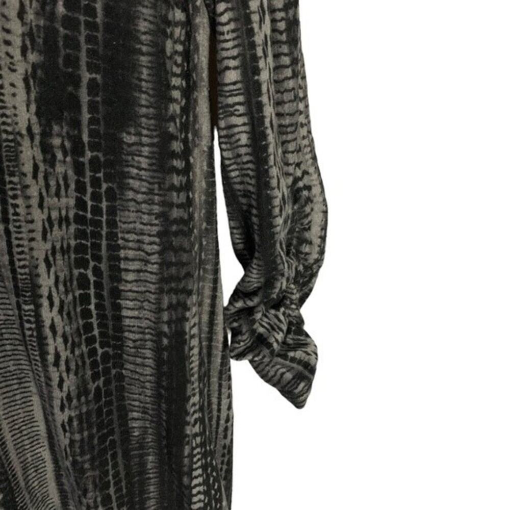 Robert Louis Dress with 3/4 Rushed Sleeves. Size Medium. - Picture 5 of 6